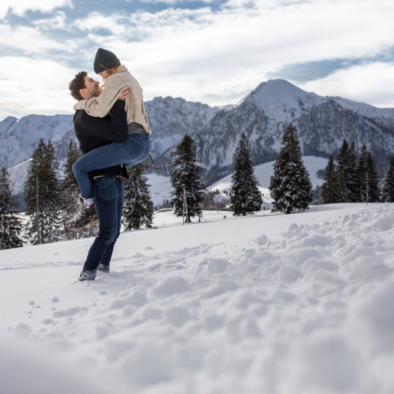 Pärchenfoto im Schnee